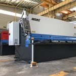 hydraulický strihací stroj 12 mm oceľový pletací stroj 2500 mm